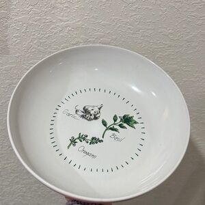 The Taste Of Ragú Collection Serving Bowl - Basil, Oregano, Garlic Design